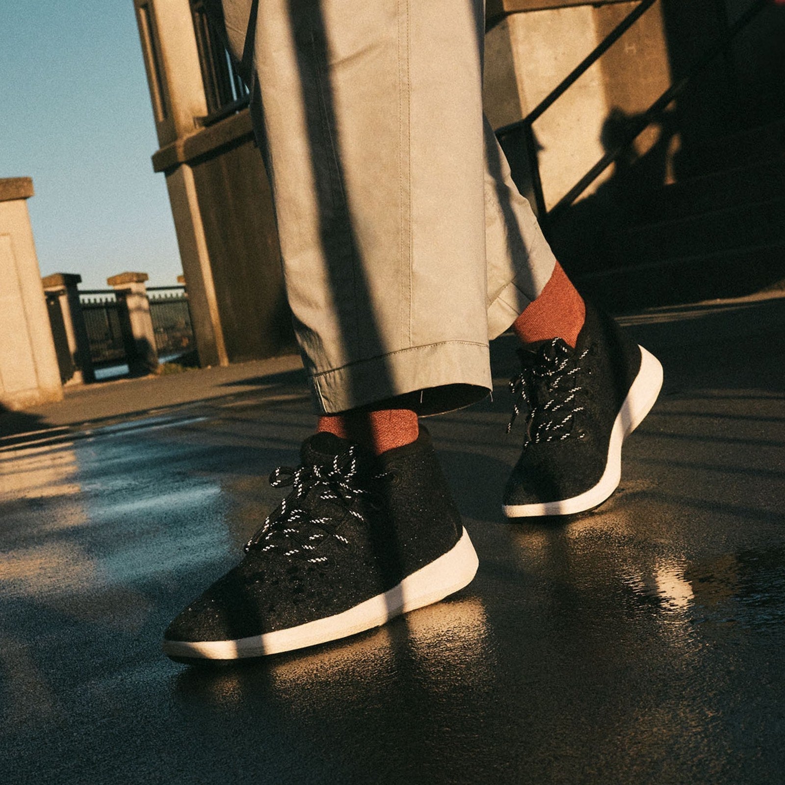 Women's Wool Runner-up Mizzles - Dark Grey (Natural White Sole)